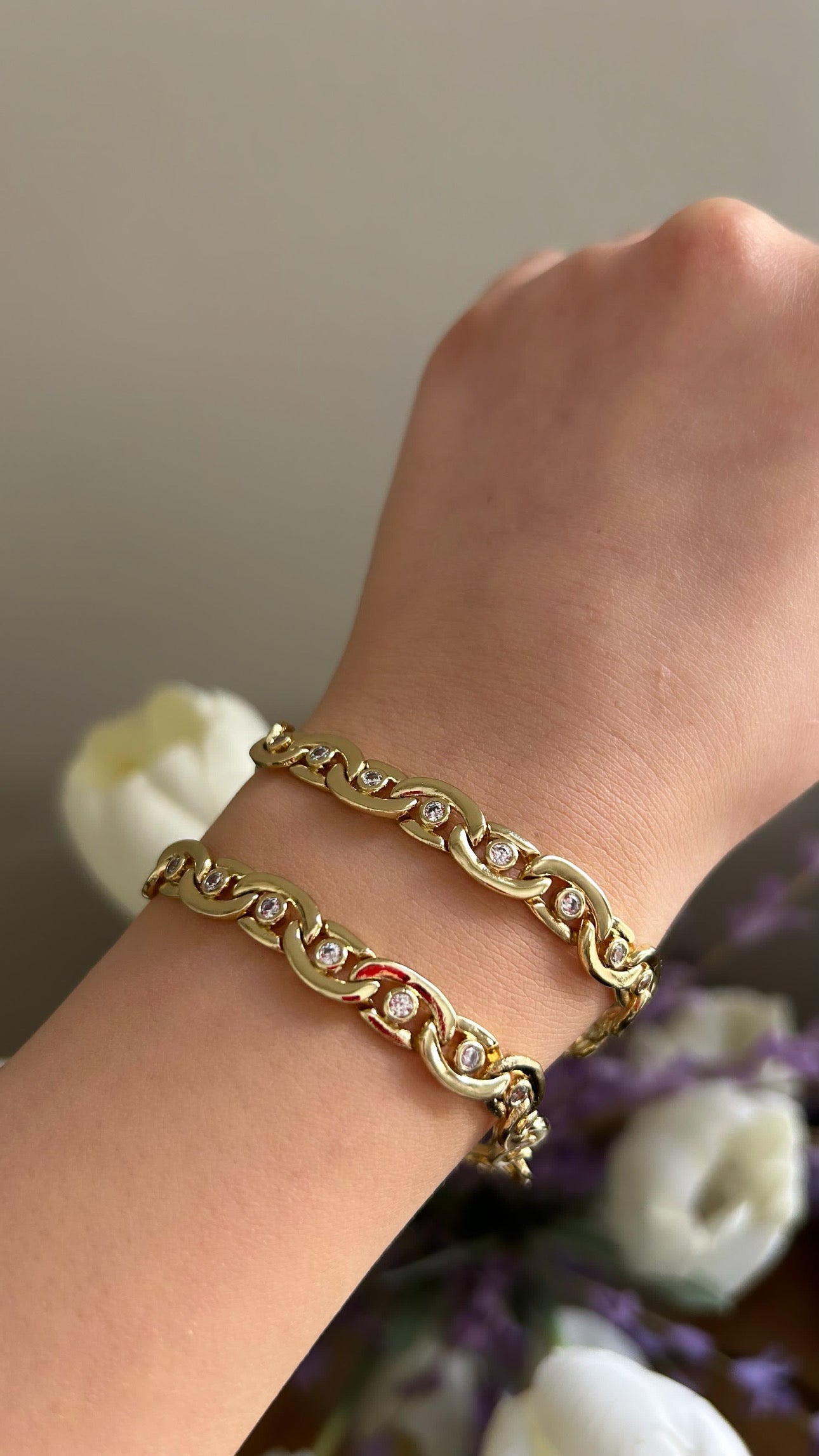 Çelik Halka Ortası Taşlı Bileklik